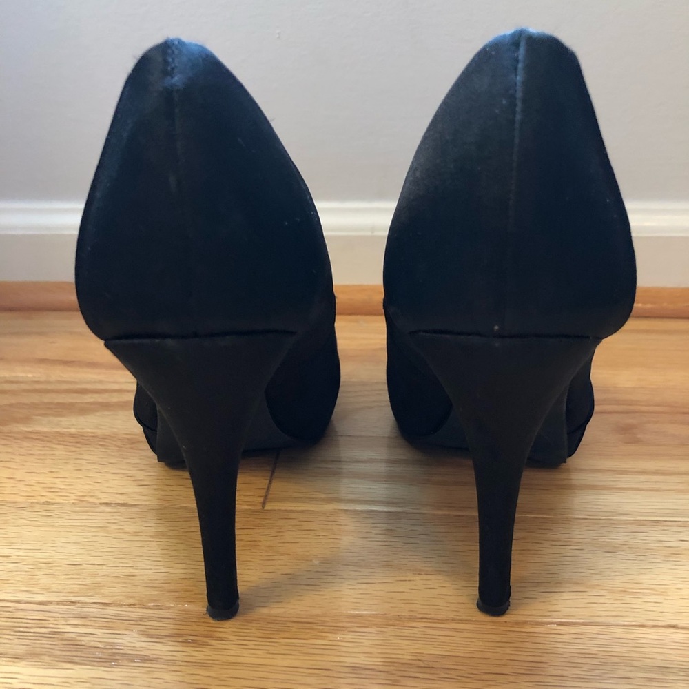 Black Heels - Picture 2 of 5